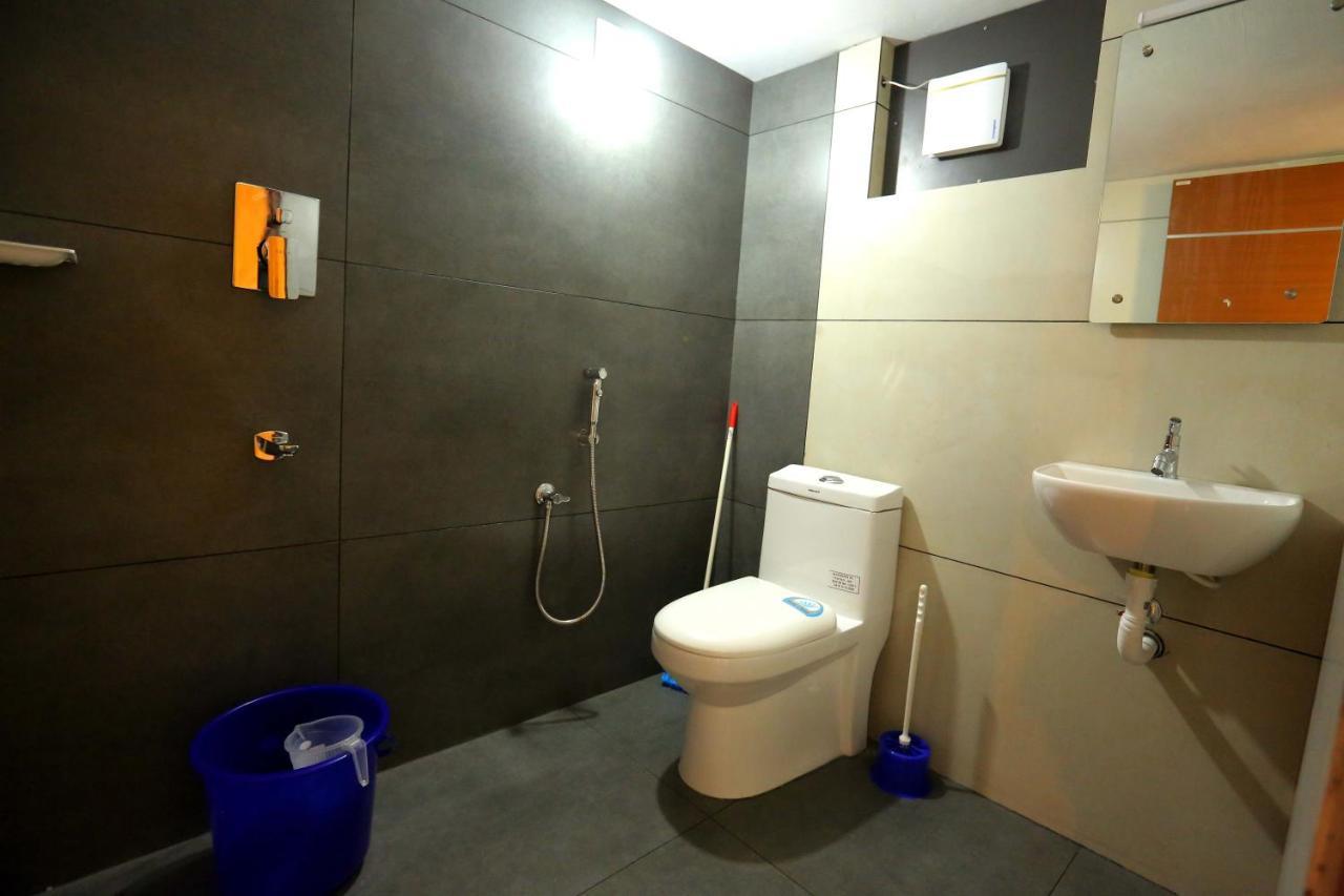 Kira Palace Residency Hotel Ernakulam Esterno foto