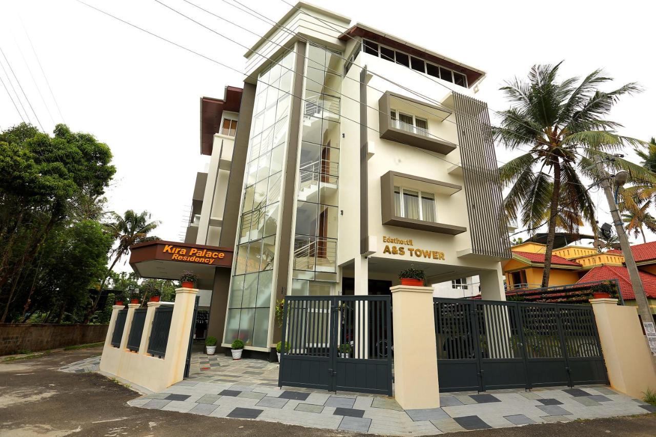 Kira Palace Residency Hotel Ernakulam Esterno foto